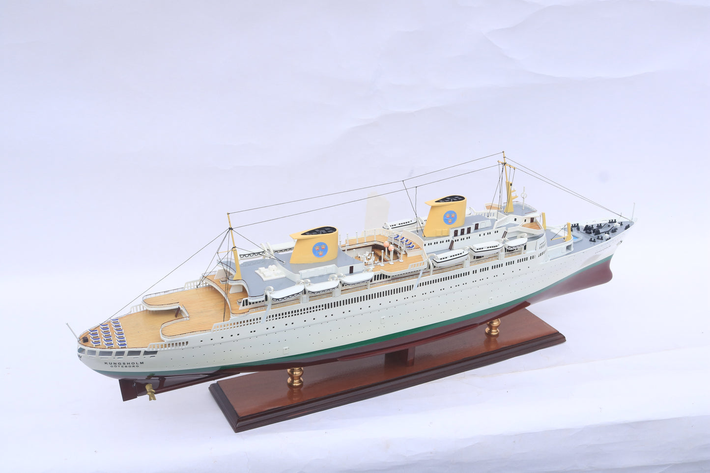 MV Kungsholm / ship model / handmade / Compass Models