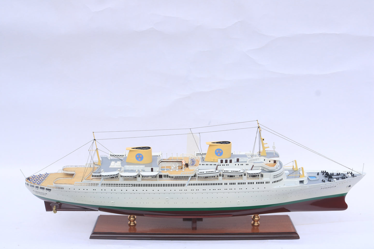 MV Kungsholm / ship model / handmade / Compass Models