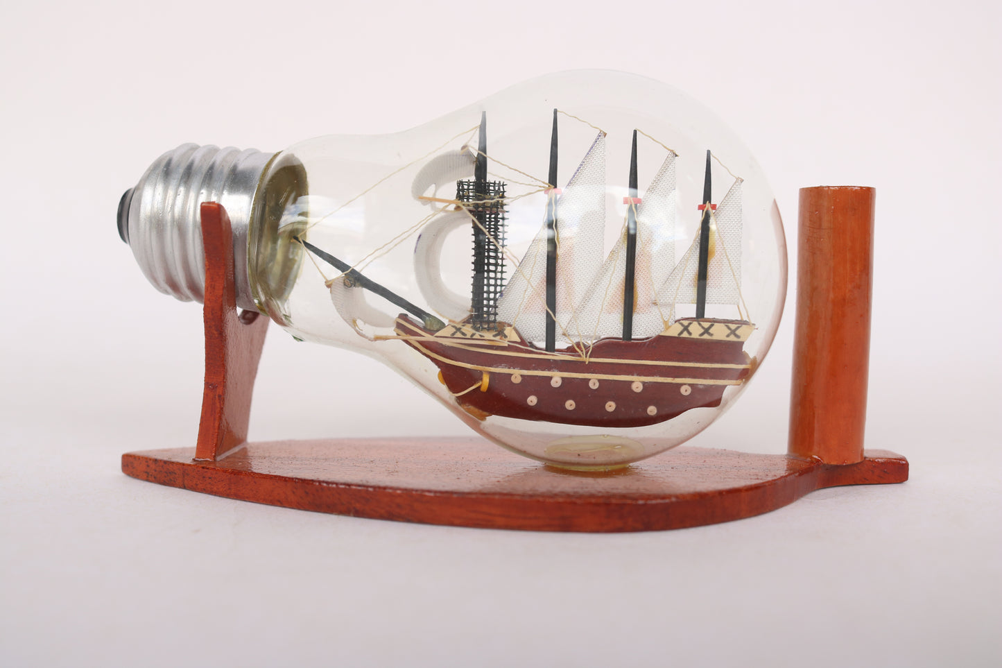 Light bulb / bottle ship / handmade / Compass Models