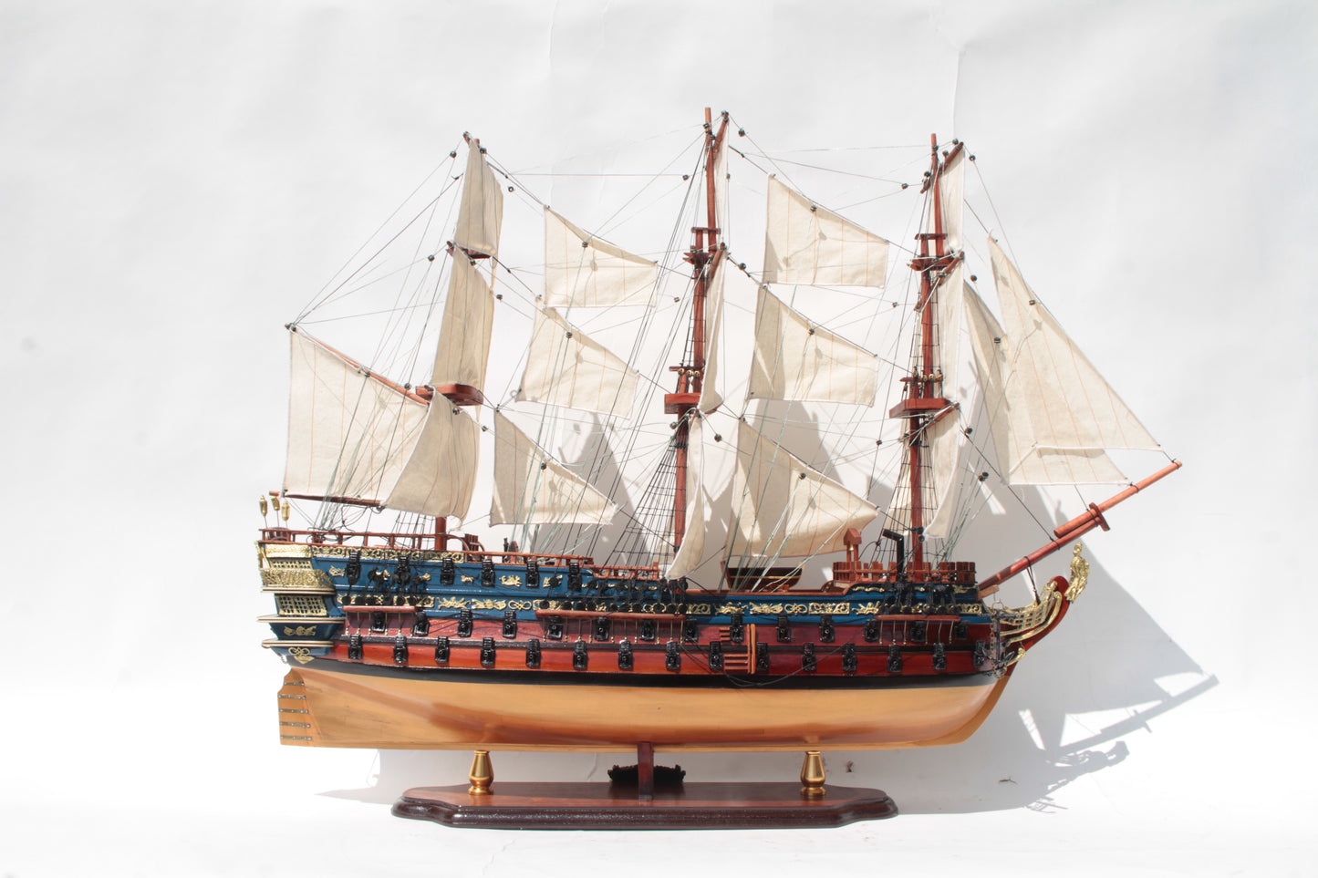 HMS BELLONA  / shipmodel / handmade / Compass Models