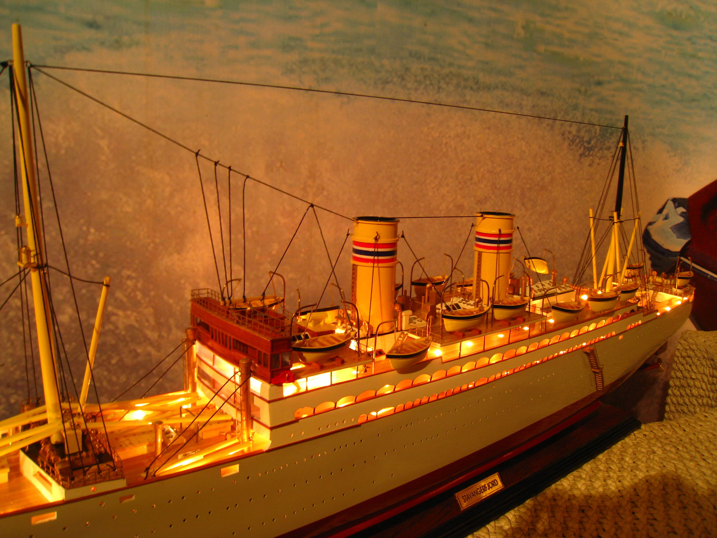 Stavangerfjord / Ship model / Illuminated / Handmade / Compass-Models