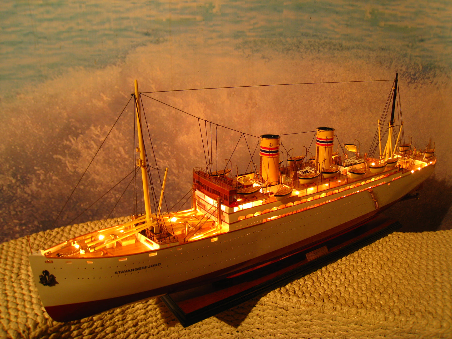 Stavangerfjord / Ship model / Illuminated / Handmade / Compass-Models