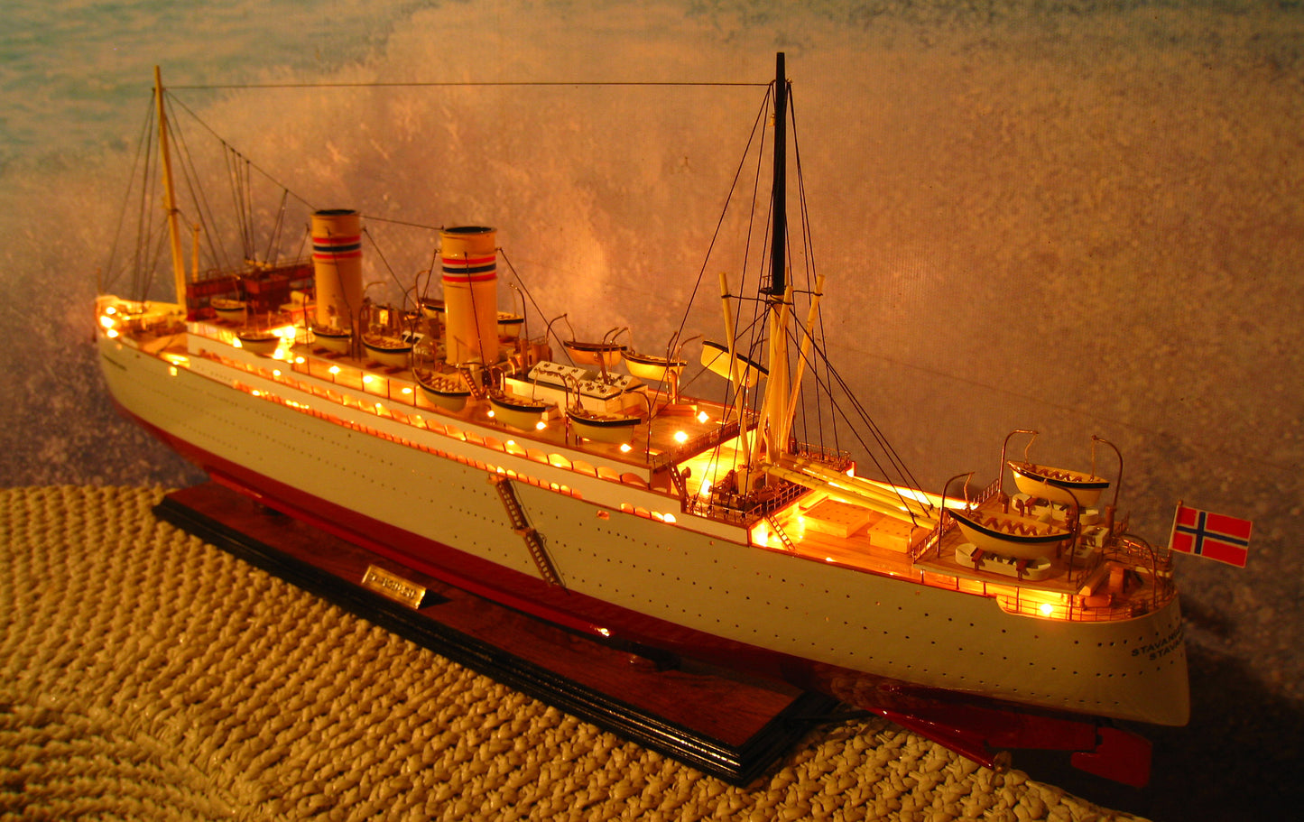 Stavangerfjord / Ship model / Illuminated / Handmade / Compass-Models